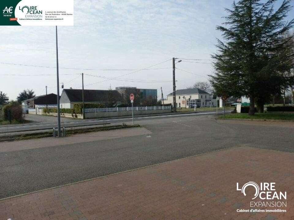 SAINT ETIENNE DE MONTLUC ( 44 )  CE LOCAL EST A LOUER POUR UNE DUREE DE UN  A TROIS ANS