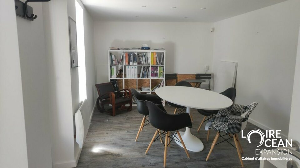 MURS COMMERCIAUX A VENDRE AVEC LOGEMENT ET FONDS DE COMMERCE !
