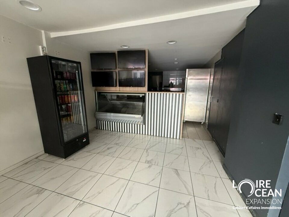 À LOUER  Local commercial 136 m²  Quartier des Halles