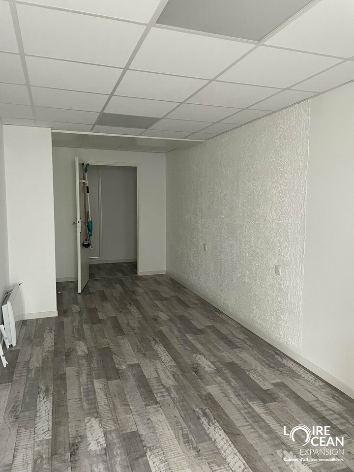 Local commercial loué  Centre-ville de Challans  Investissement sécurisé