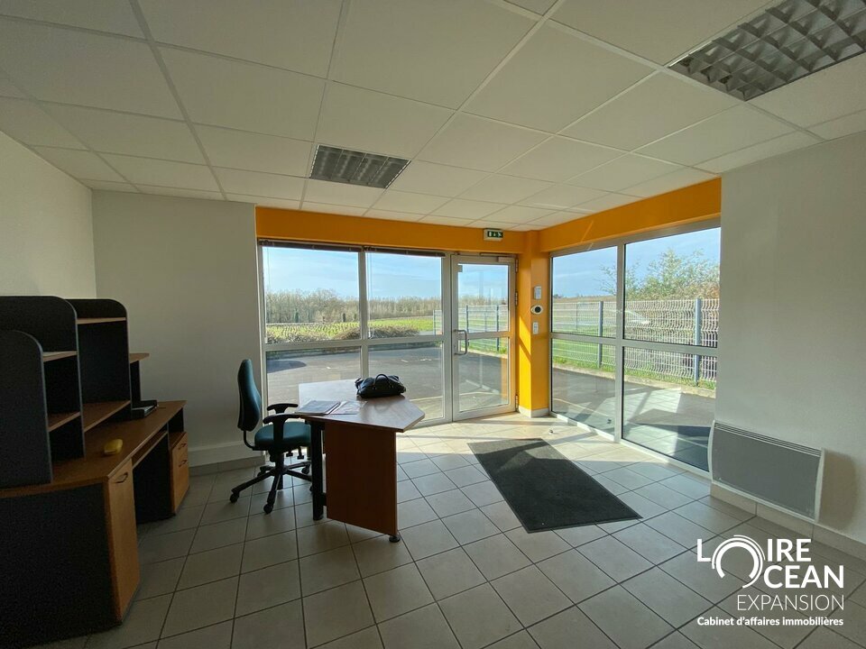 A VENDRE BATIMENT INDEPENDANT