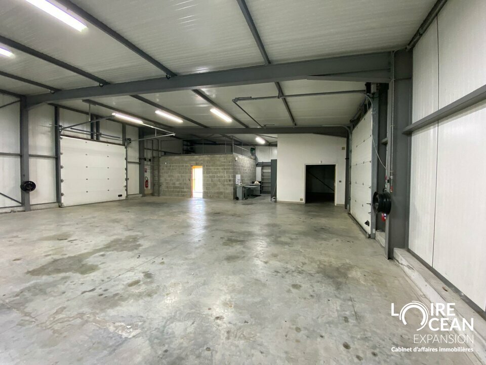 A VENDRE BATIMENT INDEPENDANT
