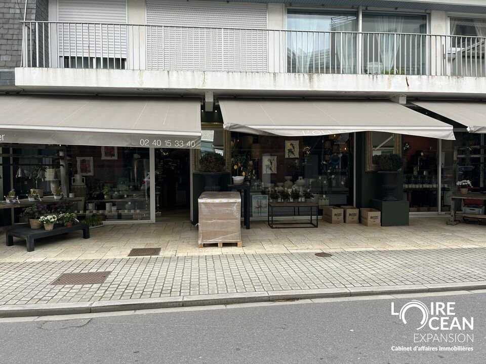 LOCAL COMMERCIAL A LOUER  – LA BAULE