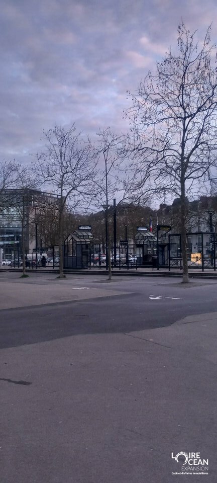 RUE TRÈS COMMERÇANTE PROCHE CENTRE VILLE