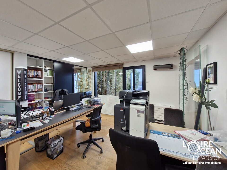 OPPORTUNITE ! BÂTIMENT A LA VENTE SAINT- BREVIN (GRANDE VISIBILITE SUR AXE PASSANT)