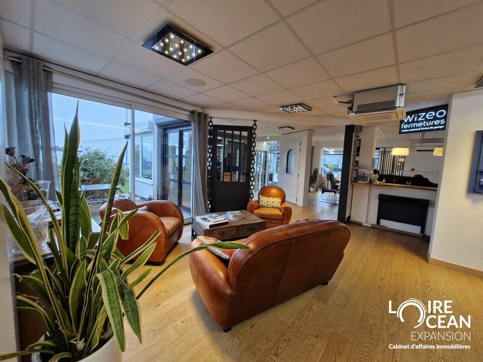 OPPORTUNITE ! BÂTIMENT A LA VENTE SAINT- BREVIN (GRANDE VISIBILITE SUR AXE PASSANT)