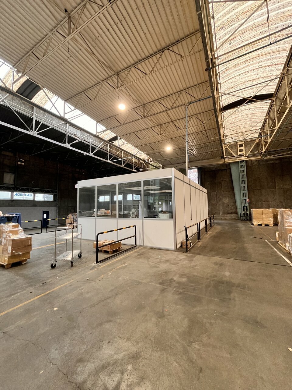 À LOUER  Entrepôt logistique de 4 150 m² sur site sécurisé de 13 ha  Région Cholet