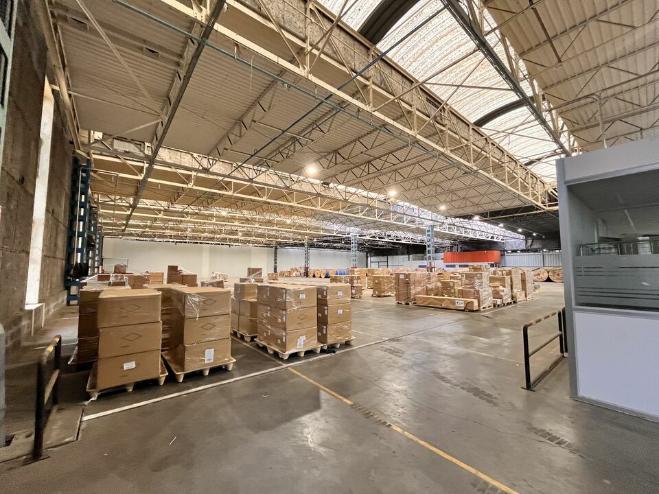 À LOUER  Entrepôt logistique de 4 150 m² sur site sécurisé de 13 ha  Région Cholet