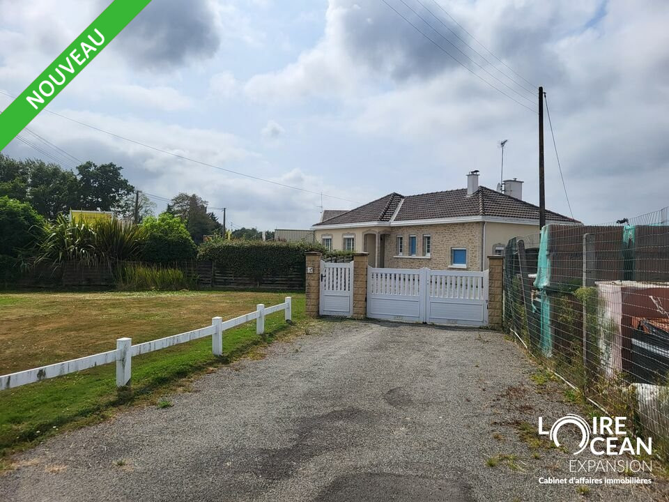 BUREAUX/LOCAUX PROFESSIONNELS AXE TRES PASSANT ST HILAIRE DE CHALEONS :