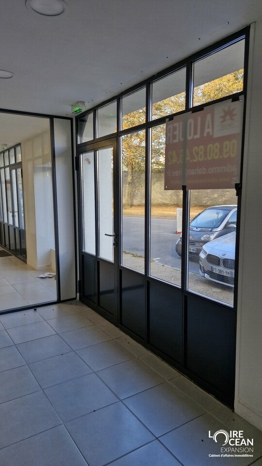 A LOUER – LOCAL COMMERCIAL – GUERANDE PROXIMITE IMMEDIATE DES REMPARTS