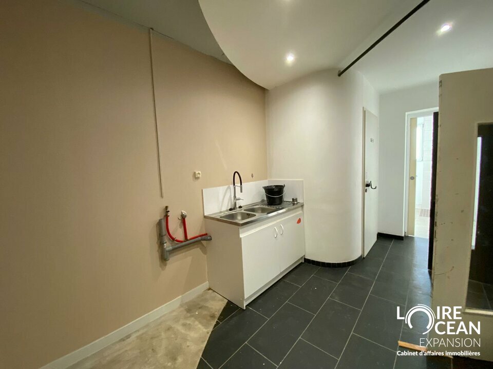 A LOUER LOCAL ACTIVITE