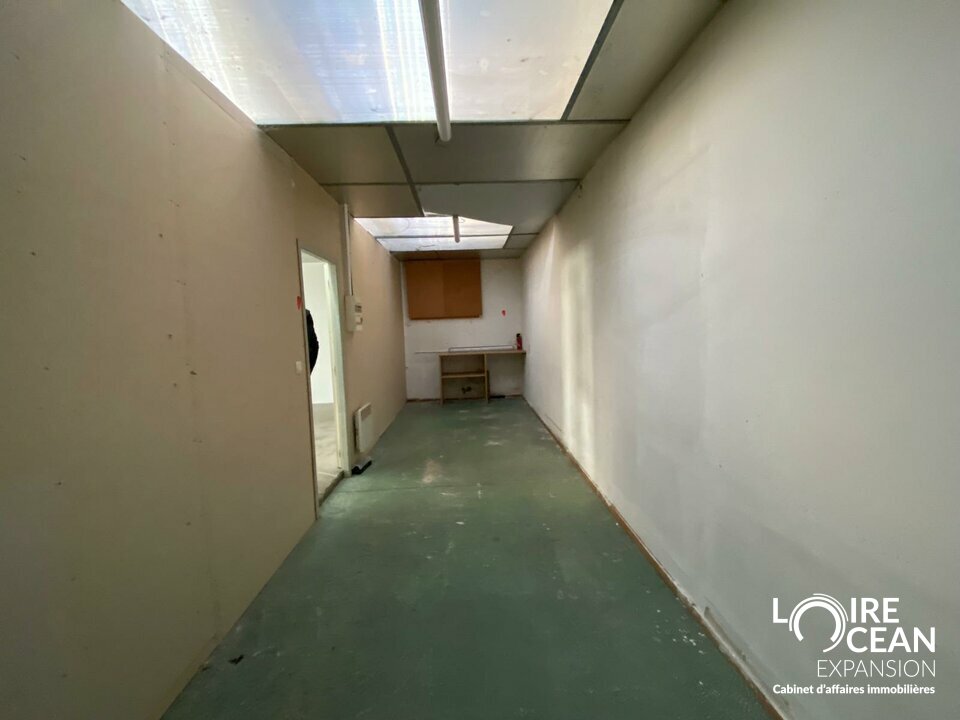 A LOUER LOCAL ACTIVITE