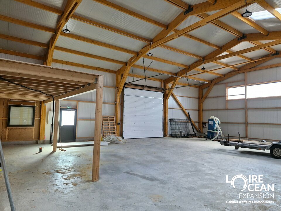 À LOUER  LOCAL D&rsquo;ACTIVITÉ DE 290 M²  PARC D&rsquo;ACTIVITÉS DE LA HURLINE  SAINT-PÈRE-EN-RETZ