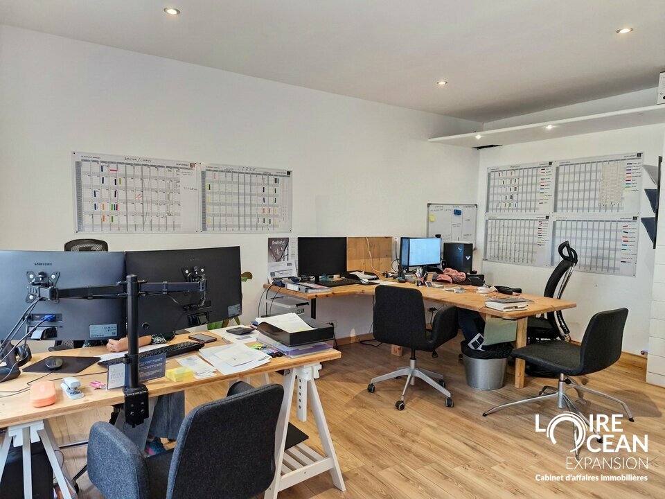 PORNIC  VILLE HAUTE  BUREAU / LOCAL COMMERCIAL D&rsquo;ENVIRON 23 M²