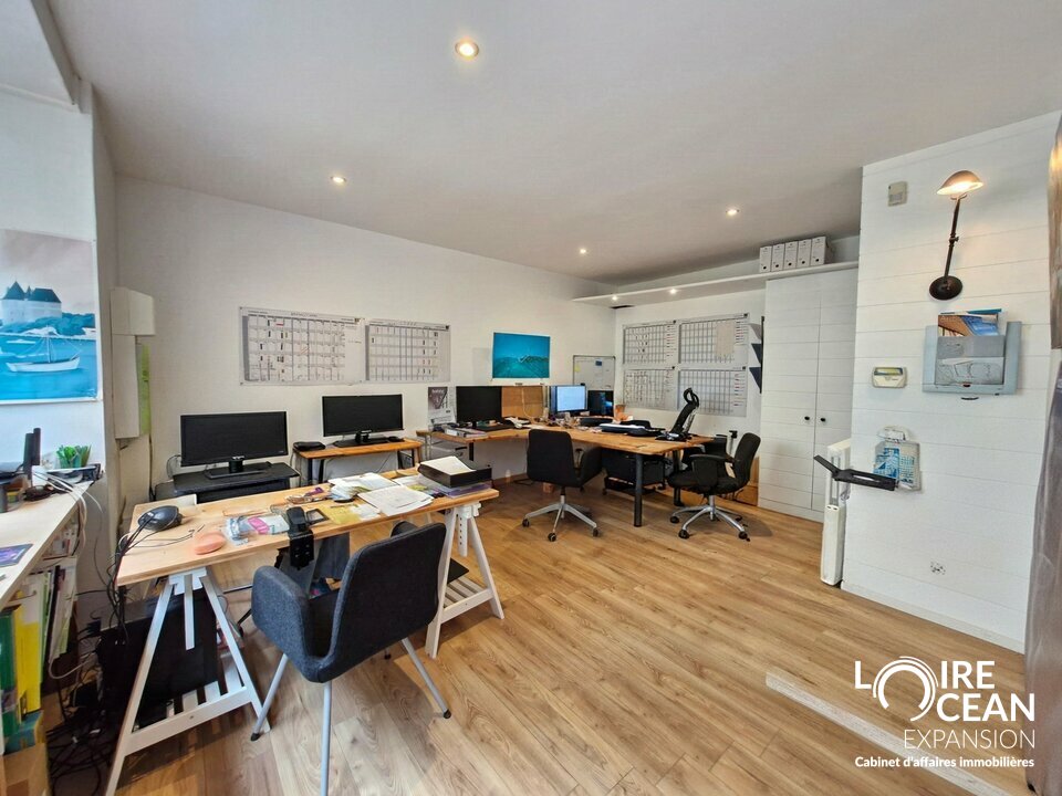 PORNIC  VILLE HAUTE  BUREAU / LOCAL COMMERCIAL D&rsquo;ENVIRON 23 M²