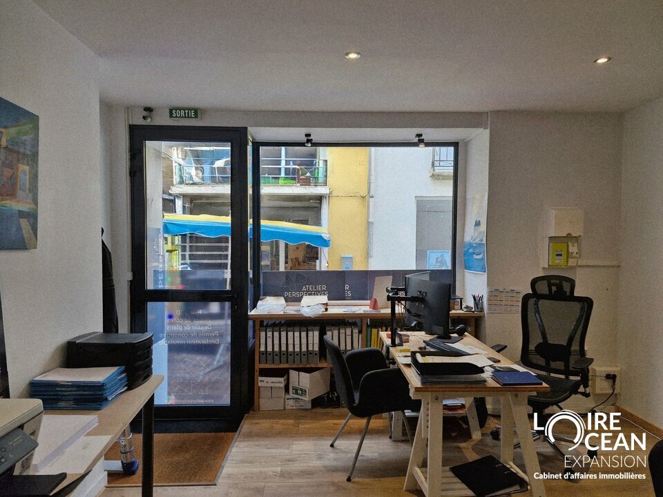 PORNIC  VILLE HAUTE  BUREAU / LOCAL COMMERCIAL D&rsquo;ENVIRON 23 M²