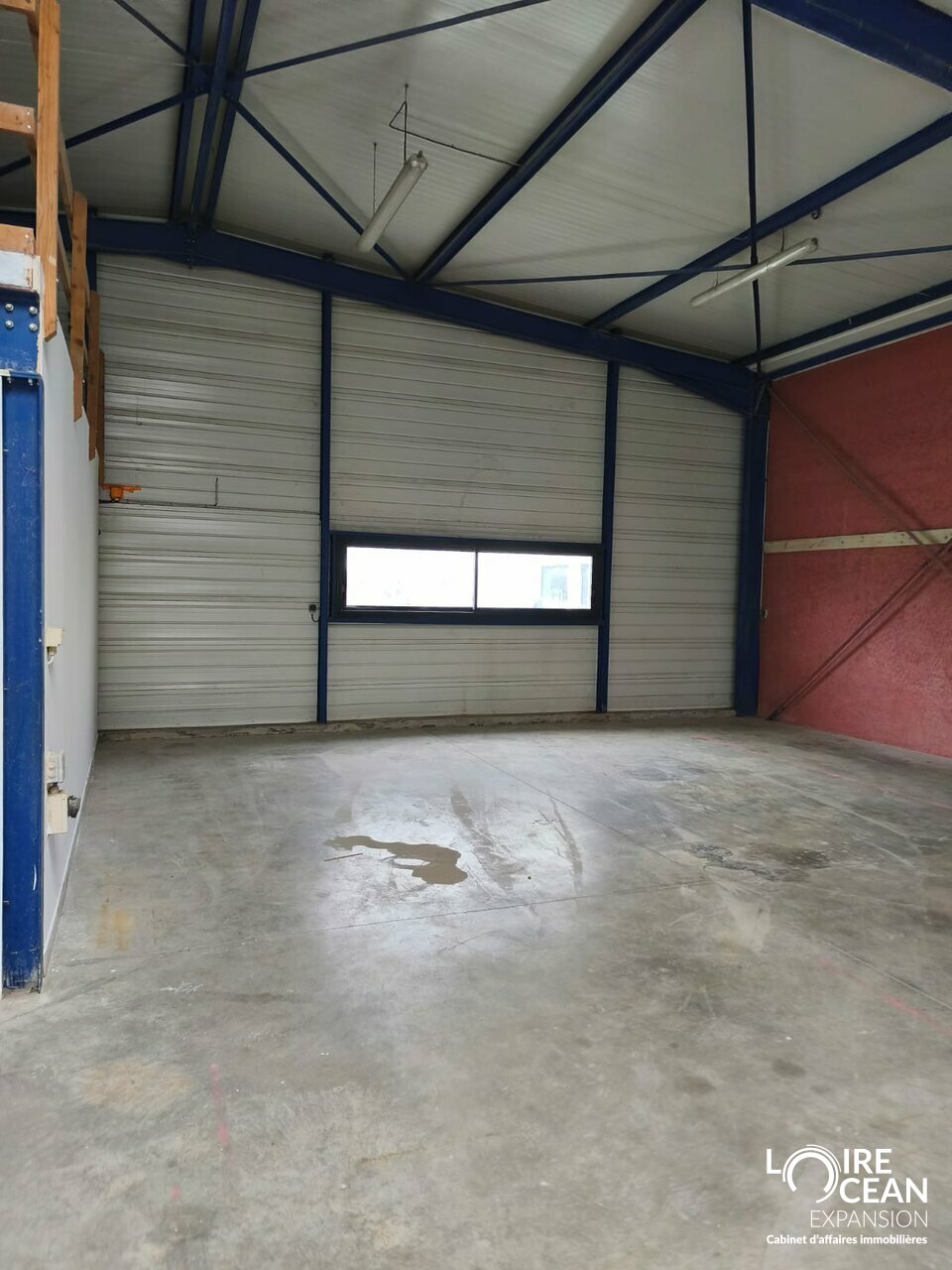 LOCAL D&rsquo;ACTIVITÉ – 256 m² – SUD LOIRE – BELLES PRESTATIONS