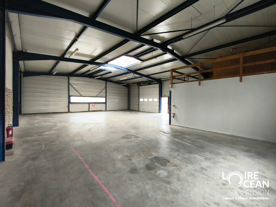 LOCAL D&rsquo;ACTIVITÉ – 256 m² – SUD LOIRE – BELLES PRESTATIONS
