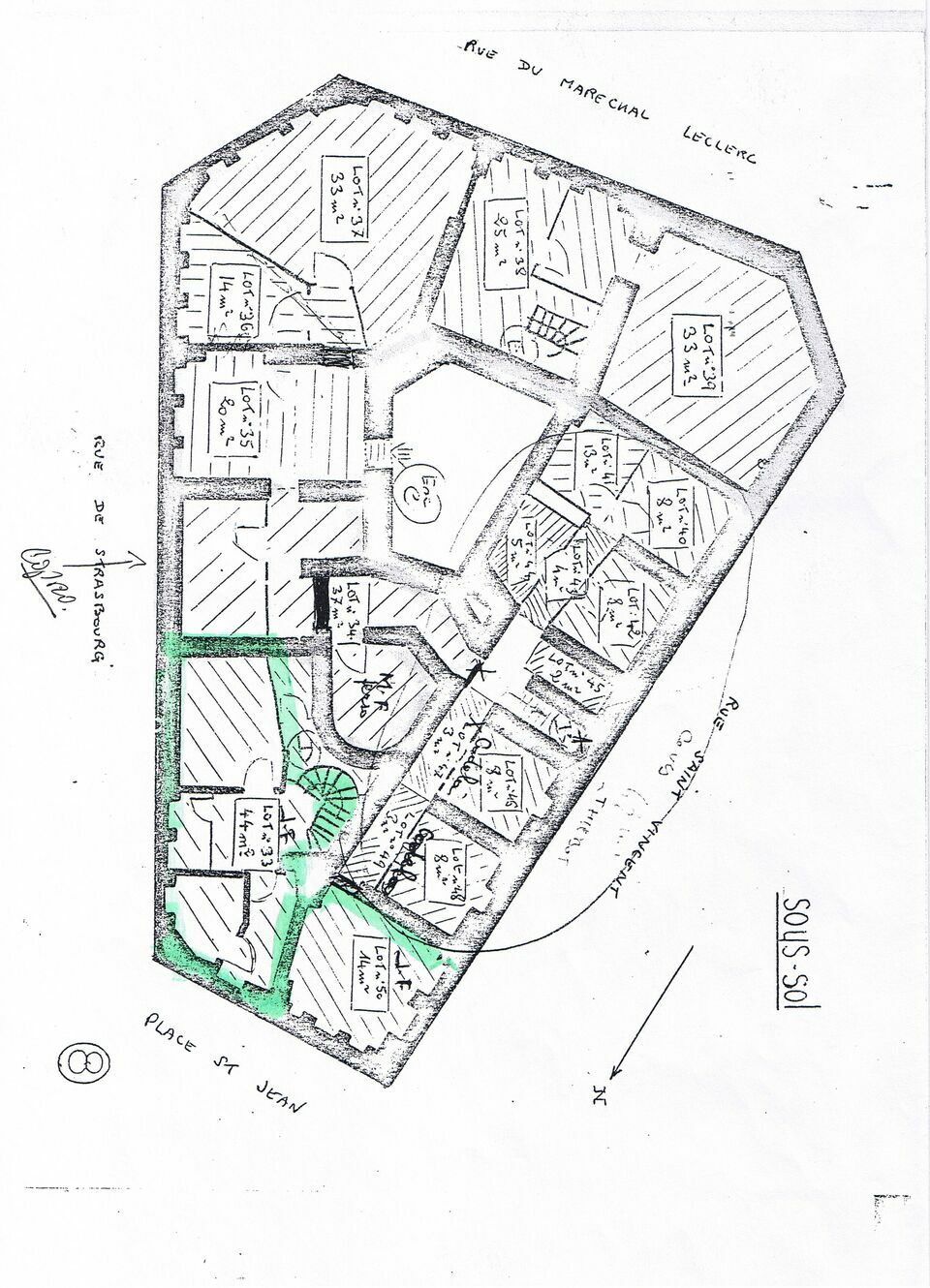 Local commercial de 80 m² à fort potentiel  Proche mairie et château