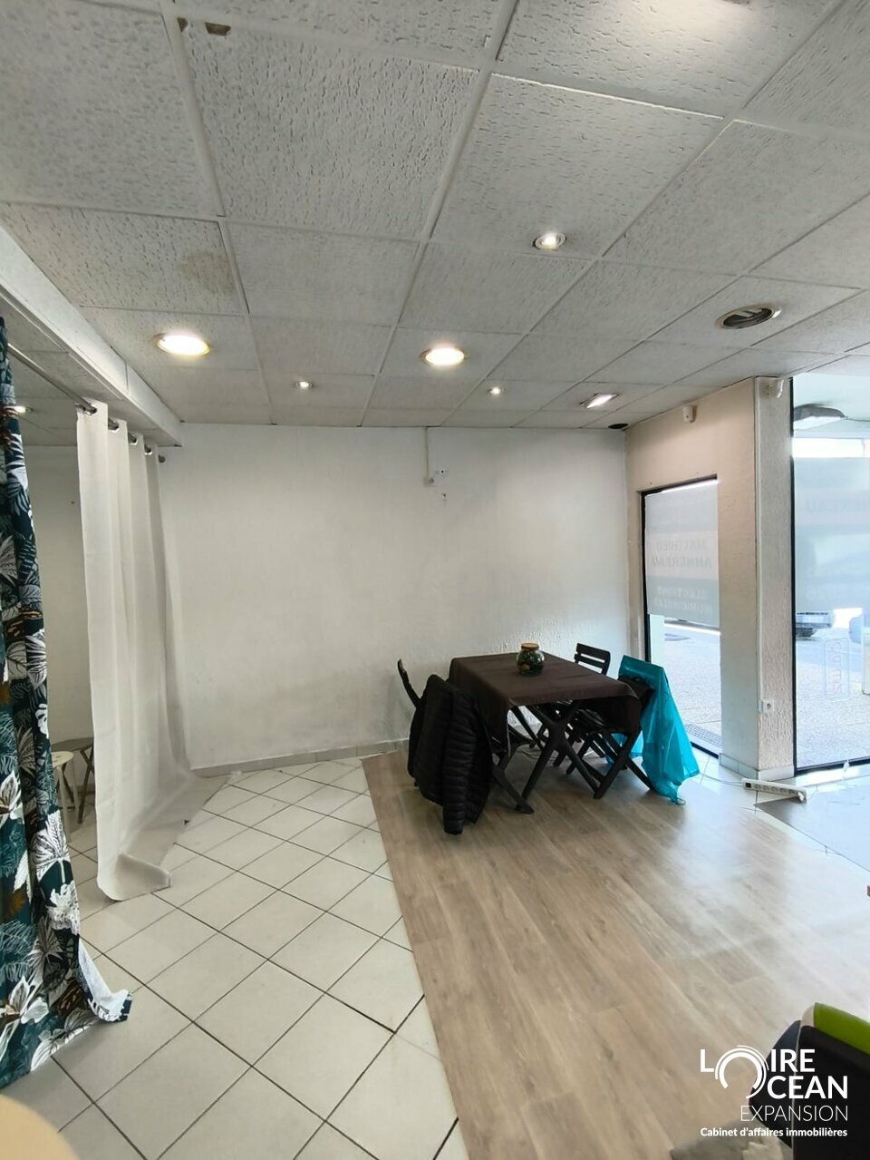 Local commercial 104 m² – Centre Bourg Saint-Herblain – Grande vitrine