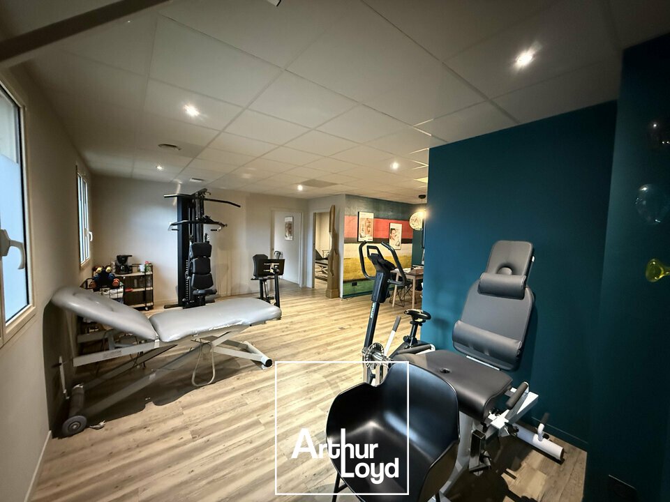 Cabinet Paramédical en RDC avec Parking Sécurisé et Démarrage Immédiat