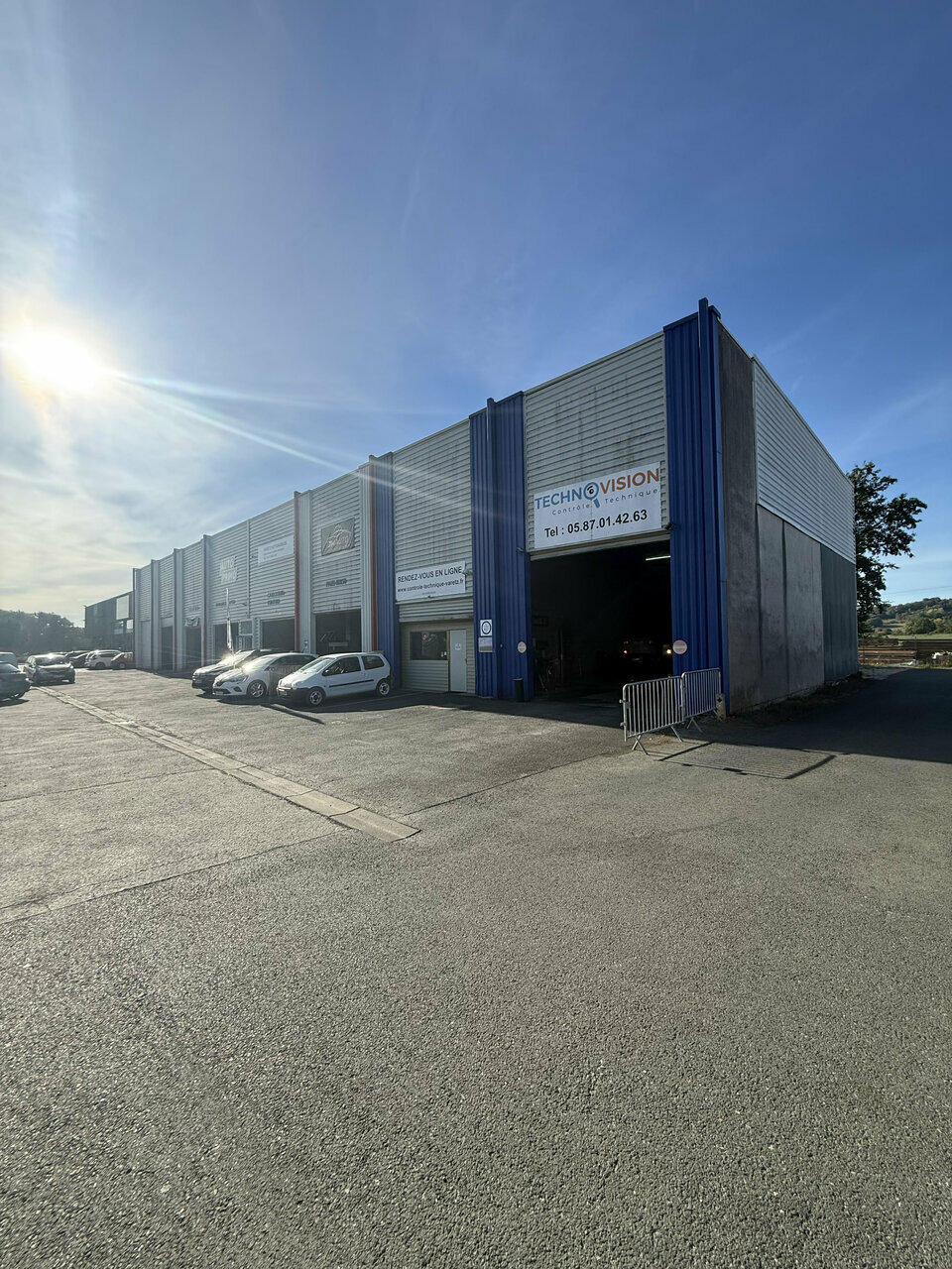 A louer Locaux d'activité 850m² Varetz