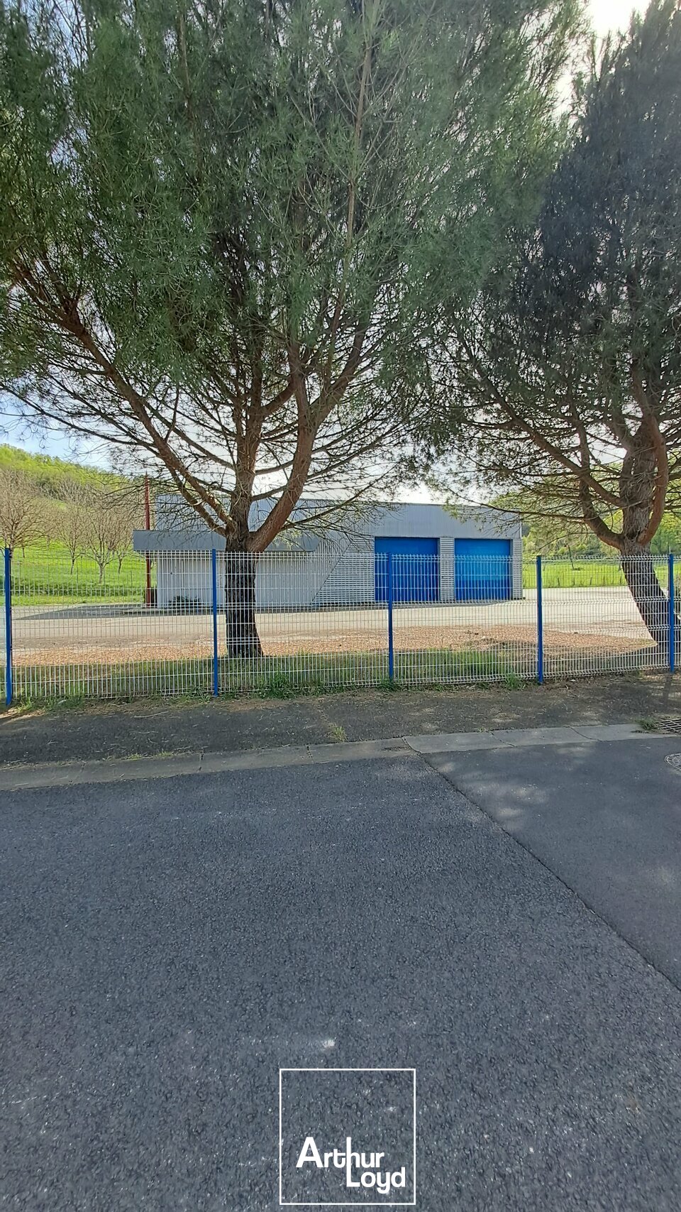 A vendre Locaux d'activité 329m² Terrasson-Lavilledieu