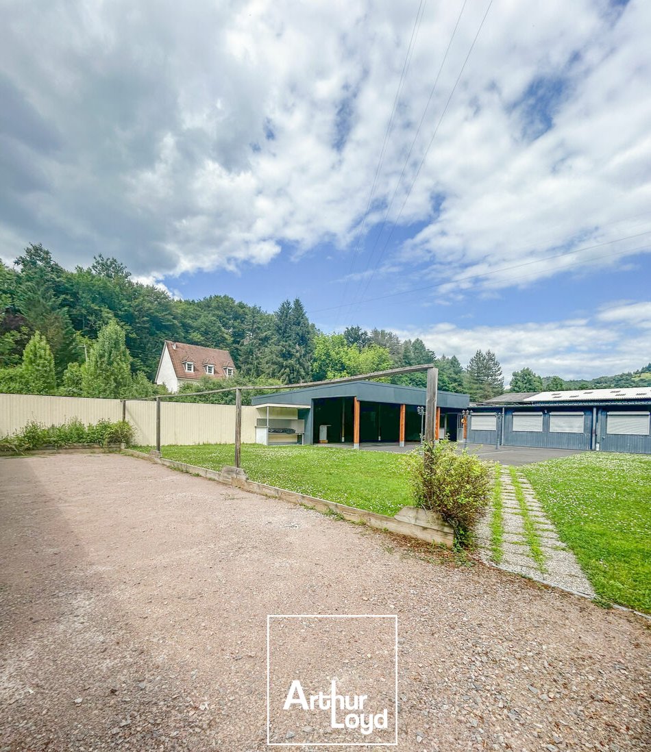 A vendre Locaux d'activité 260m² La Chapelle-aux-Brocs