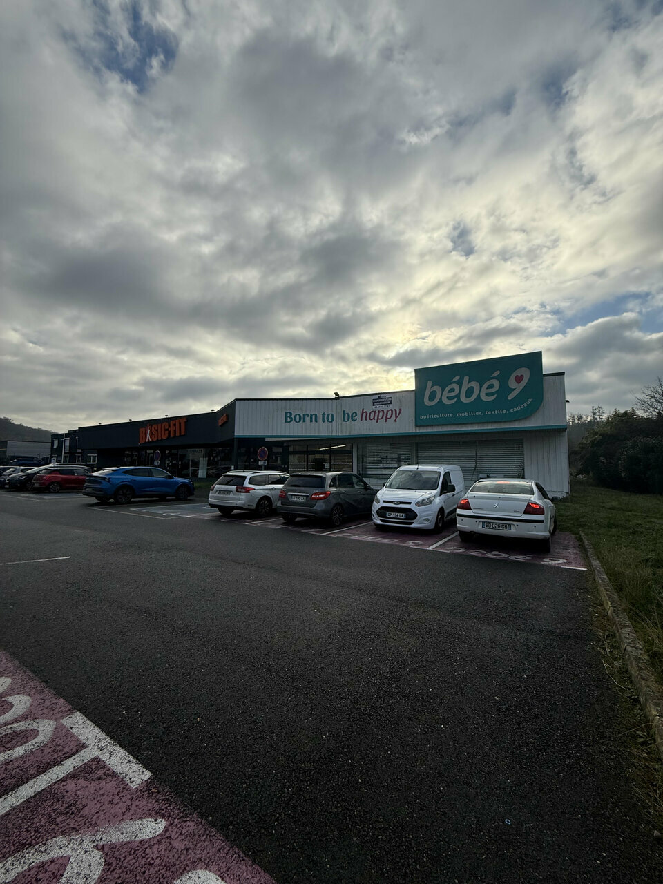 A louer Local commercial  904m² Malemort