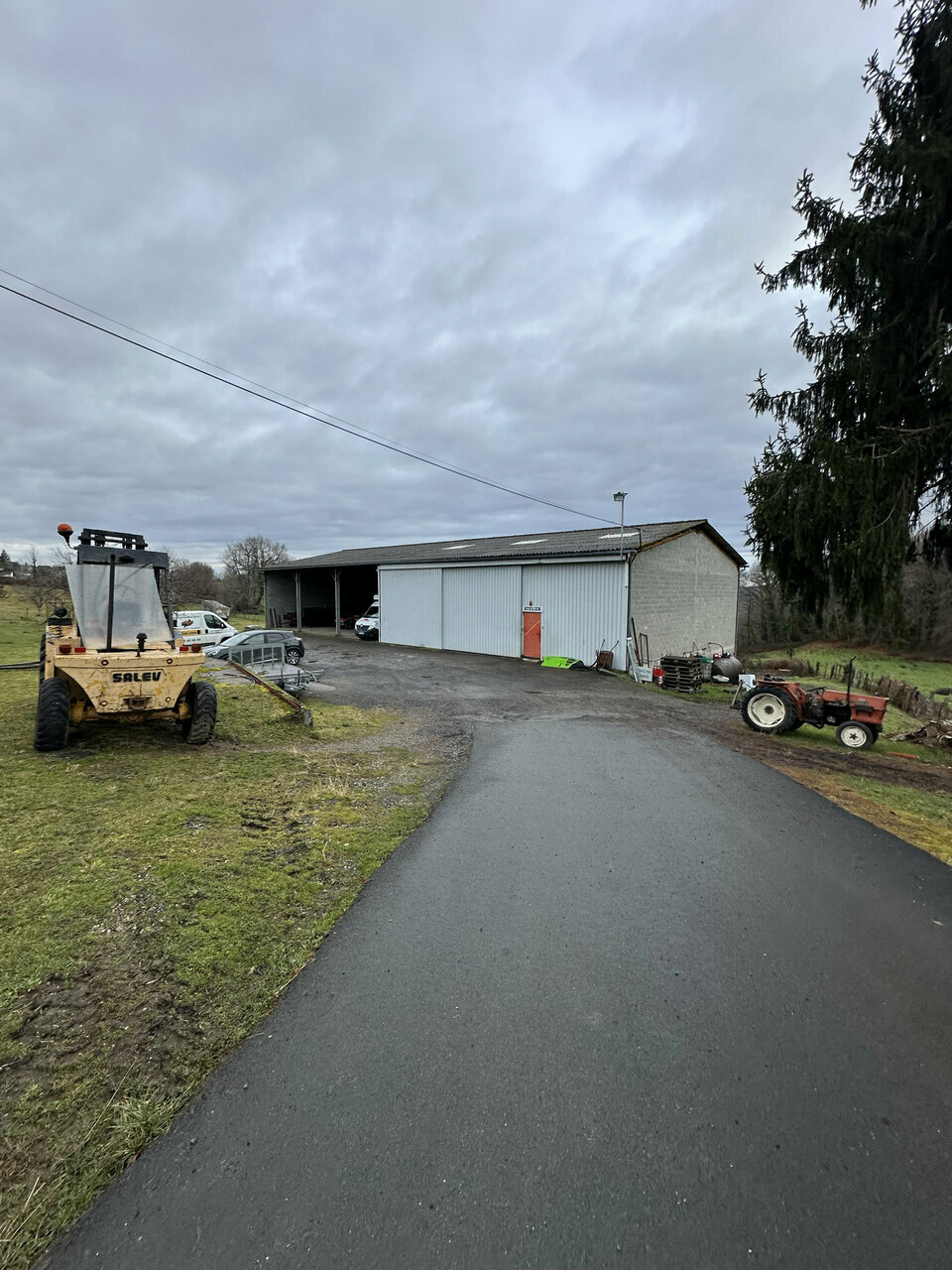 A vendre Locaux d'activité 1120m² Sainte-Féréole