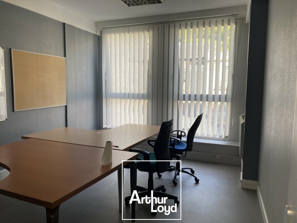 A louer Bureaux 533.6m² Tulle