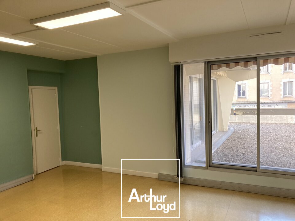 A louer Bureaux 163.92m² Tulle