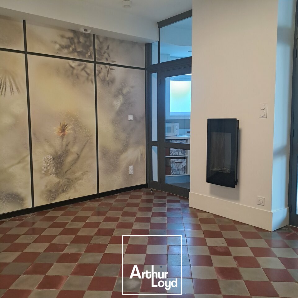 Bureaux 59 m² à louer  Centre-ville Brive-la-Gaillarde, axe passant