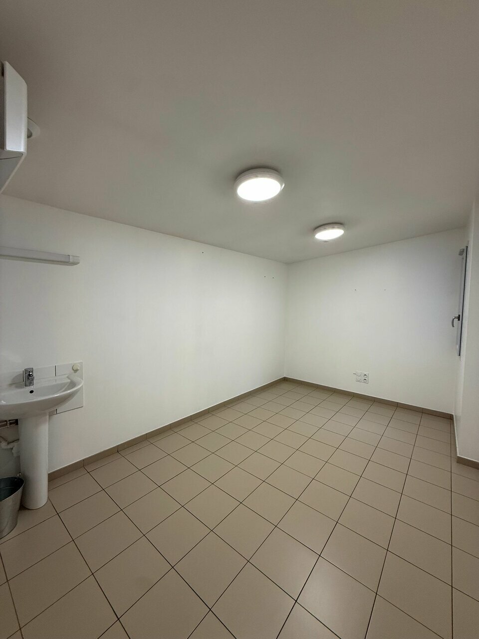 bureaux - 35 m2  - plain pied - accès PMR - quartier Brune Brive