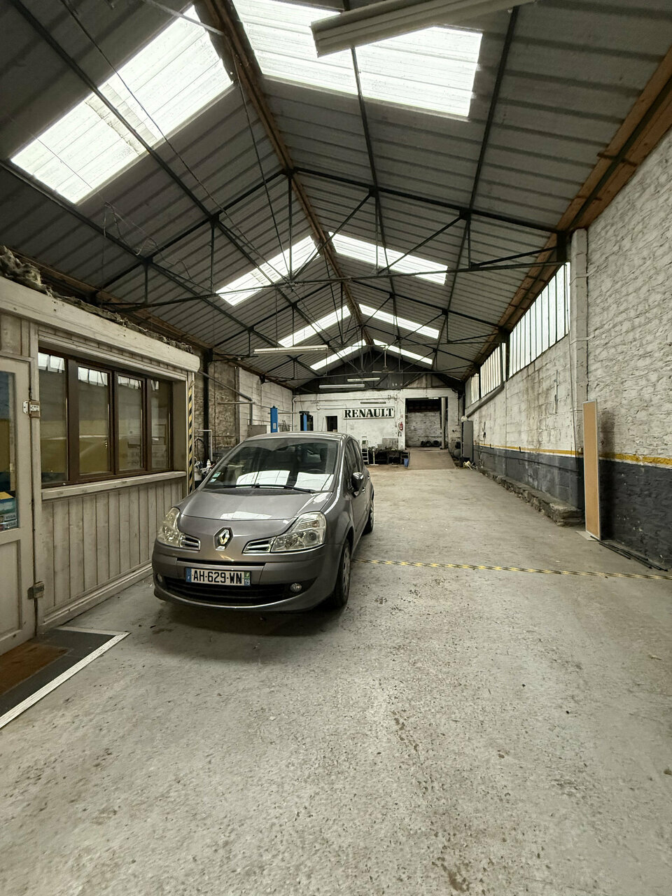 A vendre Locaux d'activité 422m² Brive-la-Gaillarde