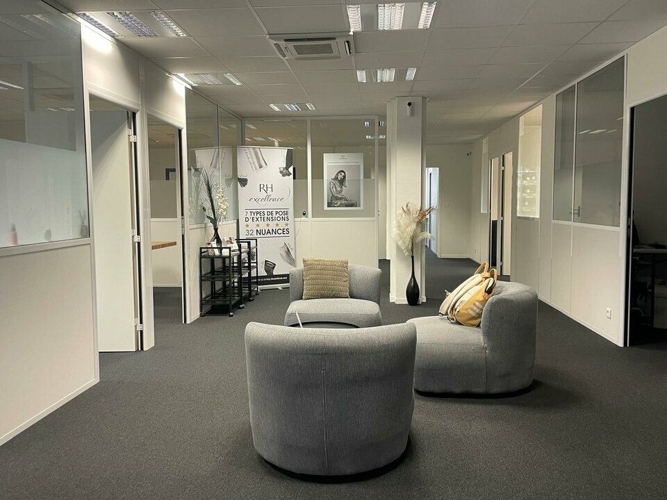 LOCATION  BUREAUX EQUIPES ERP 5  290 m²  MÉRIGNAC (33)