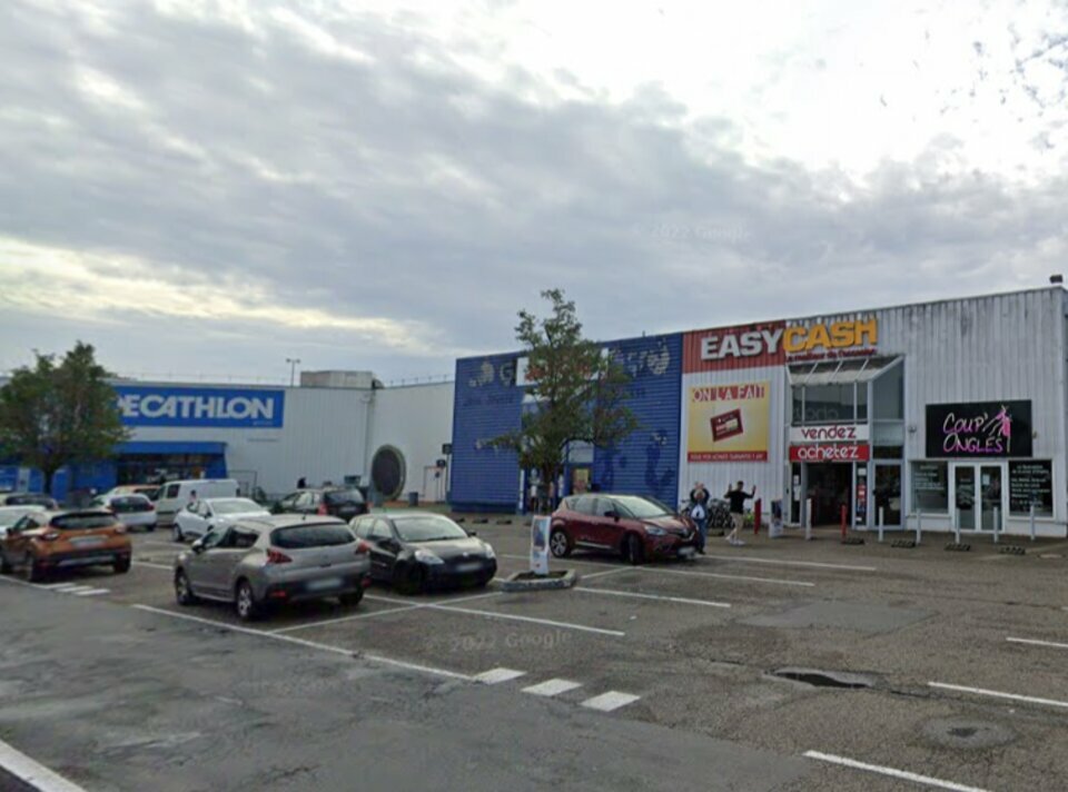 Auchan Bouliac, local commercial 890 m² à louer 