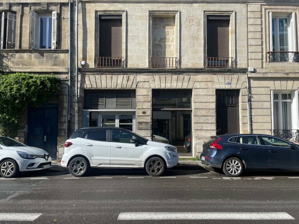 LOCAL COMMERCIAL - BUREAU A LOUER BORDEAUX CHARTRONS 100 M²