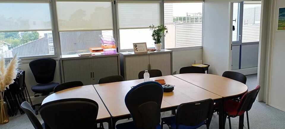 BUREAUX À LOUER  MÉRIGNAC  DE 77 M² À 374 M²