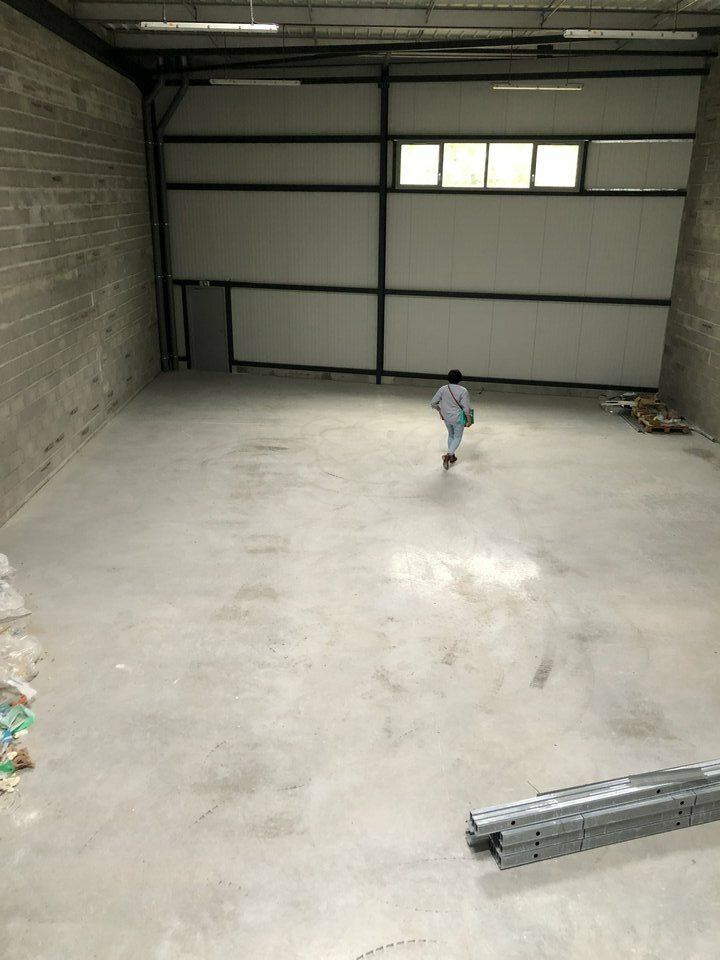 LATRESNE  LOCAL D'ACTIVITÉ / ATELIER 200 M²  6 PARKINGS
