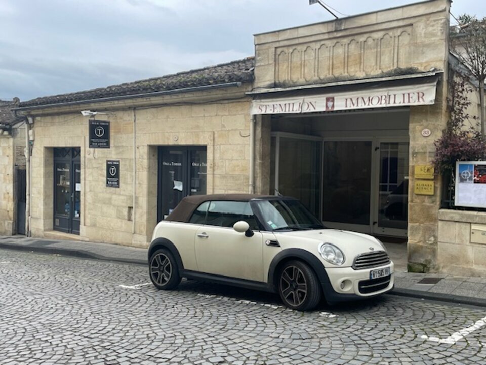 LOCAL COMMERCIAL A VENDRE - SAINT EMILION CENTRE