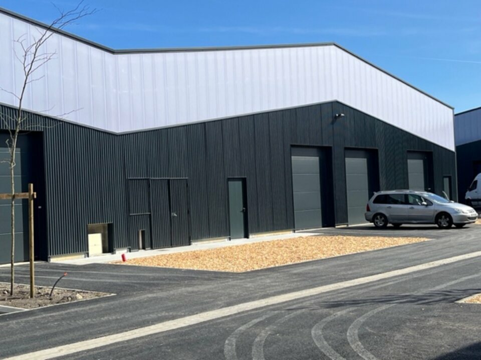 LOCAL D'ACTIVITE ARTISANALE A LOUER MERIGNAC BEAUDESERT