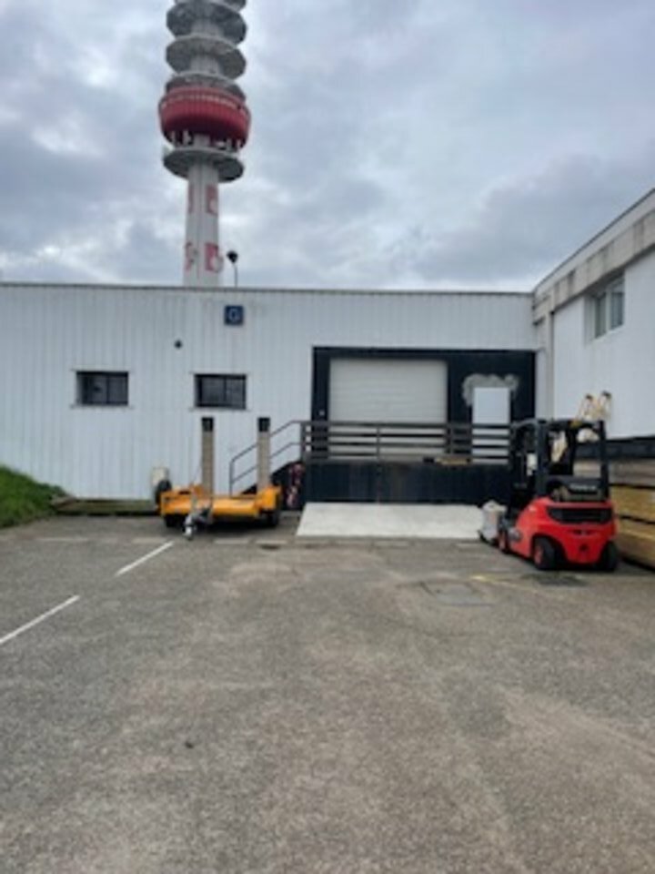 ENTREPÔT D'ACTIVITE A LOUER ARTIGUES-PRES-BORDEAUX