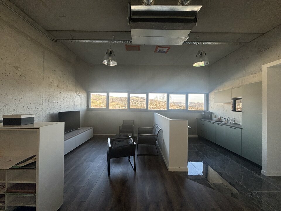 Local commercial à vendre - 200.0 m2 - 74 - Haute-Savoie