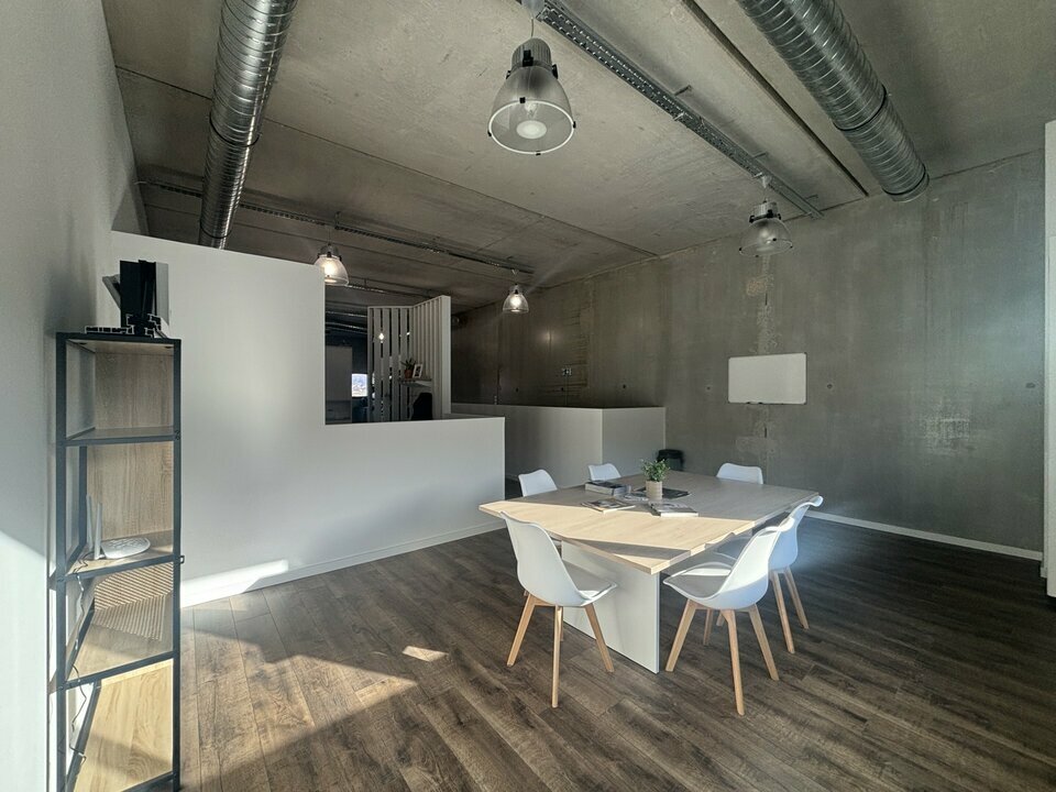 Local commercial à vendre - 200.0 m2 - 74 - Haute-Savoie