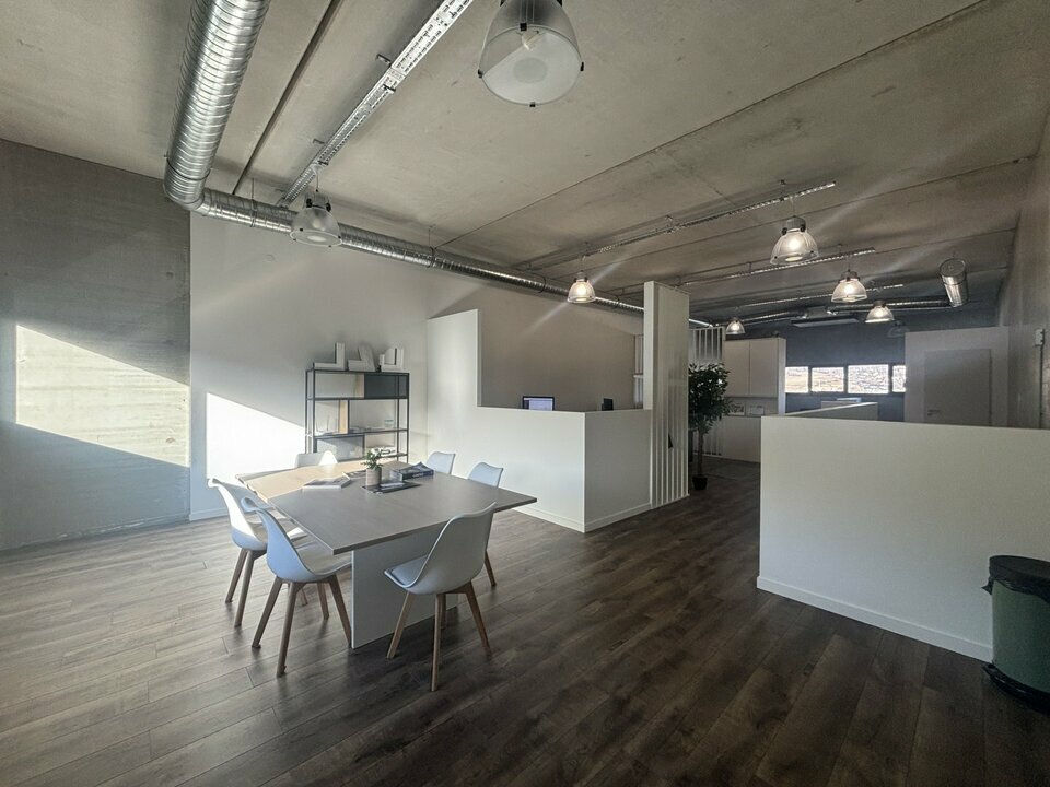 Local commercial à vendre - 200.0 m2 - 74 - Haute-Savoie