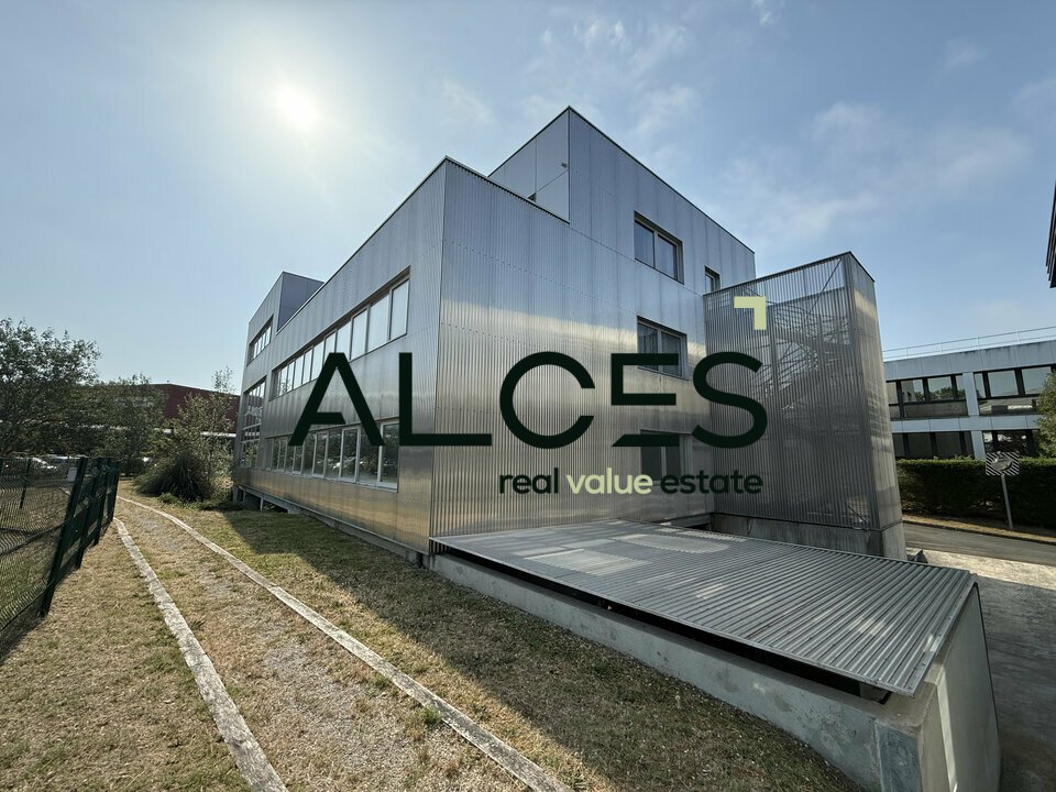 BUREAUX À VENDRE /LOUER RAVEZZIS
