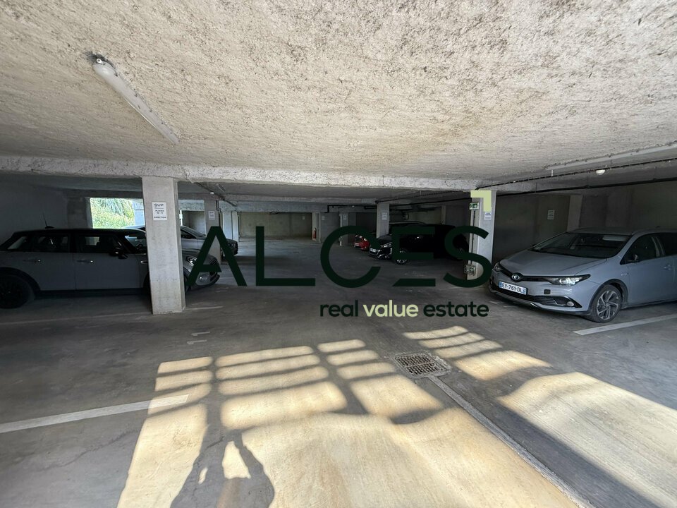 BUREAUX À VENDRE /LOUER RAVEZZIS