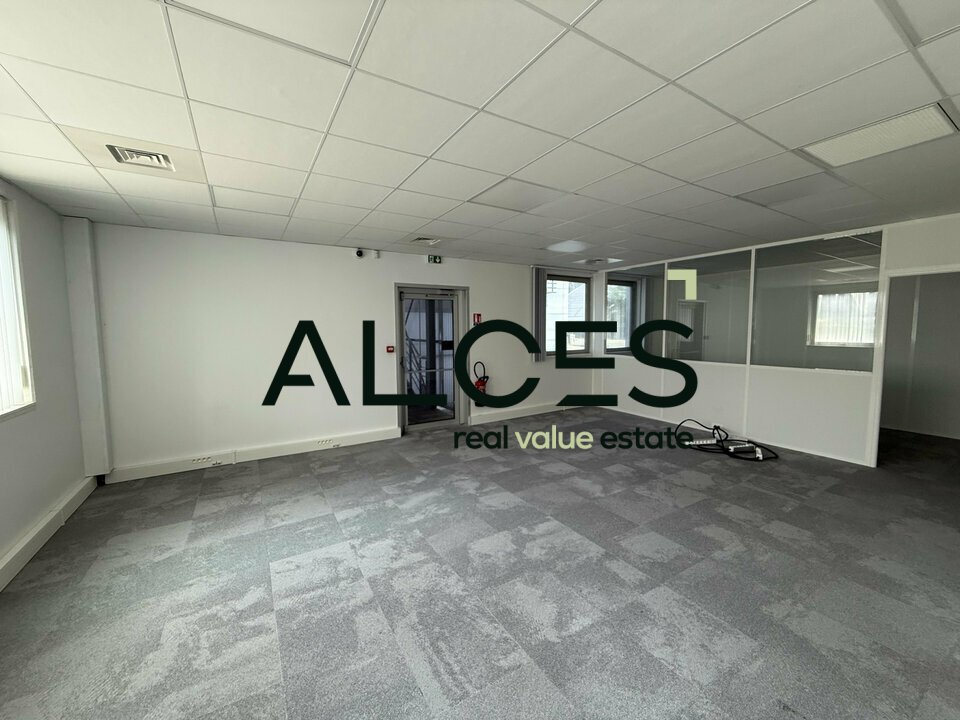 BUREAUX À VENDRE /LOUER RAVEZZIS