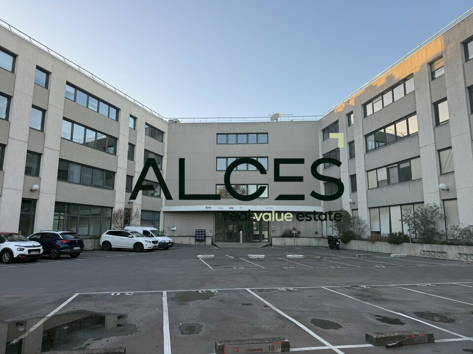 BUREAUX À LOUER RAVEZIES